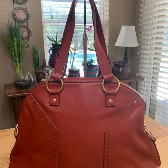 YSL MUSE - Picture 2 of 12